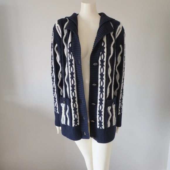 CHANEL Métiers d'Art 2018 Paris-Hamburg Cardigan - Picture 4 of 7